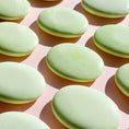 Load image into Gallery viewer, Lemon Chrysoprase Palmstone