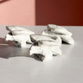 Cargar la imagen en la vista de la galería, Howlite Eagle

