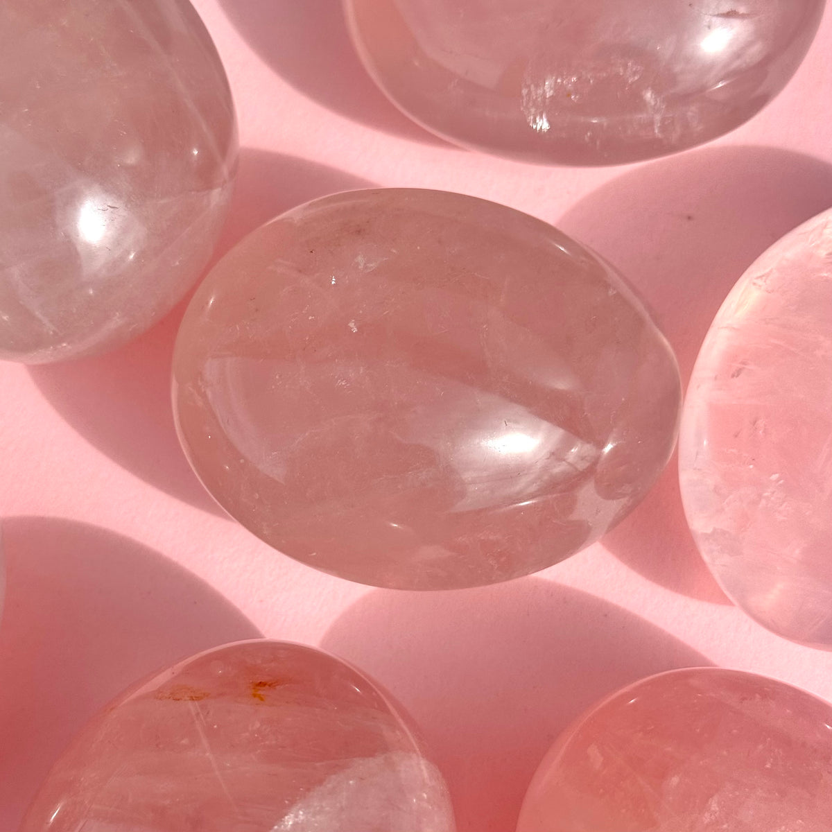 Piedra de cuarzo rosa estrella para palma de la mano