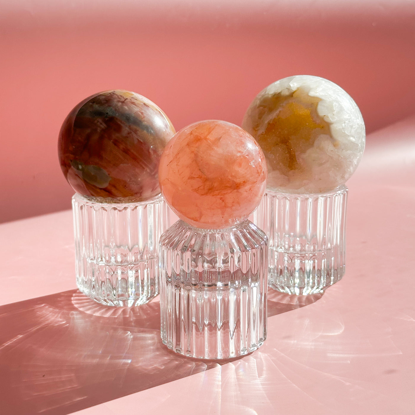 Small Clear Sphere Stand