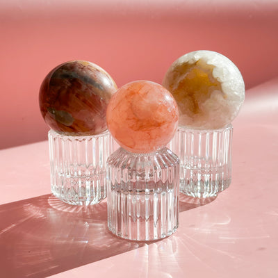 Small Clear Sphere Stand
