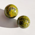 Cargar la imagen en la vista de la galería, Green Opal Sphere

