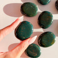 Cargar la imagen en la vista de la galería, Bloodstone Flat Stone
