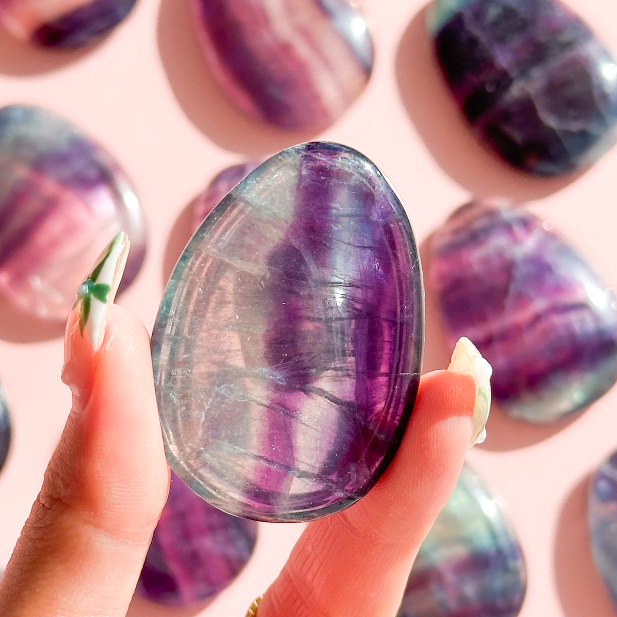 Pierre de souci en fluorite
