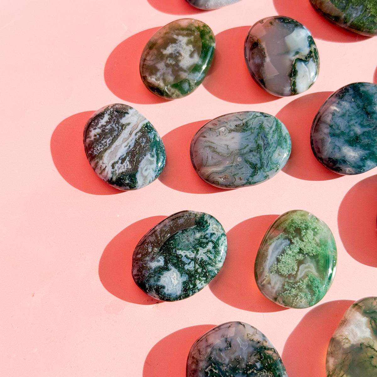 Piedra plana de ágata musgosa