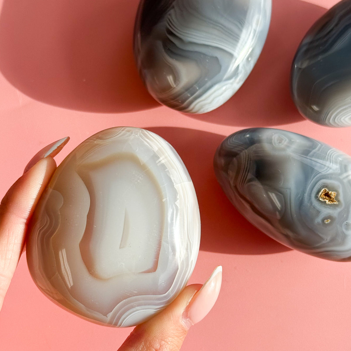 Agate Pebble Palmstone