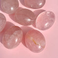 Cargar la imagen en la vista de la galería, Piedra de cuarzo rosa estrella para palma de la mano
